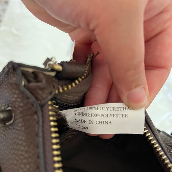 NWT Faux Leather Small Brown Crossbody Bag Travel Safety Secure Boho Minimalist - Picture 3 of 8